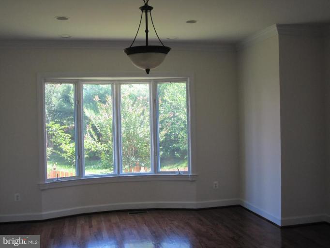 1489 Broadstone Place Vienna, VA 22182 - Photo 11 of 20 Dining Room
