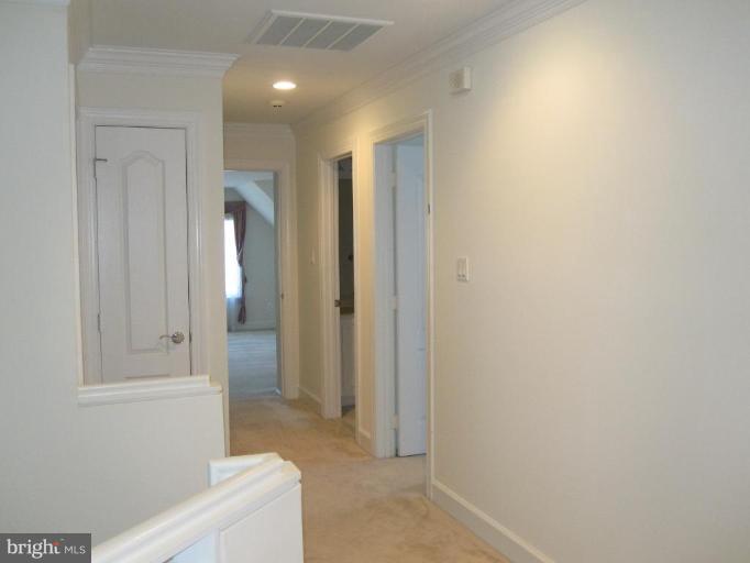 1489 Broadstone Place Vienna, VA 22182 - Photo 4 of 20 Hallway