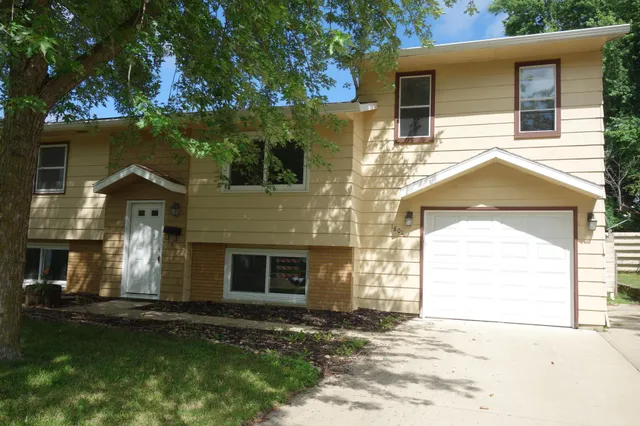 $179,900 | 1801 Linn Drive, Owatonna, MN 55060