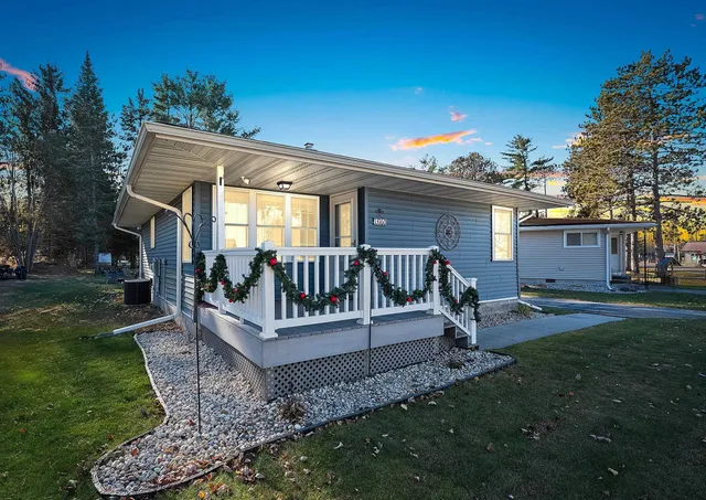 $279,900 | 13160 Parkway Road, Pound, WI 54161