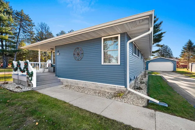 $279,900 | 13160 Parkway Road, Pound, WI 54161