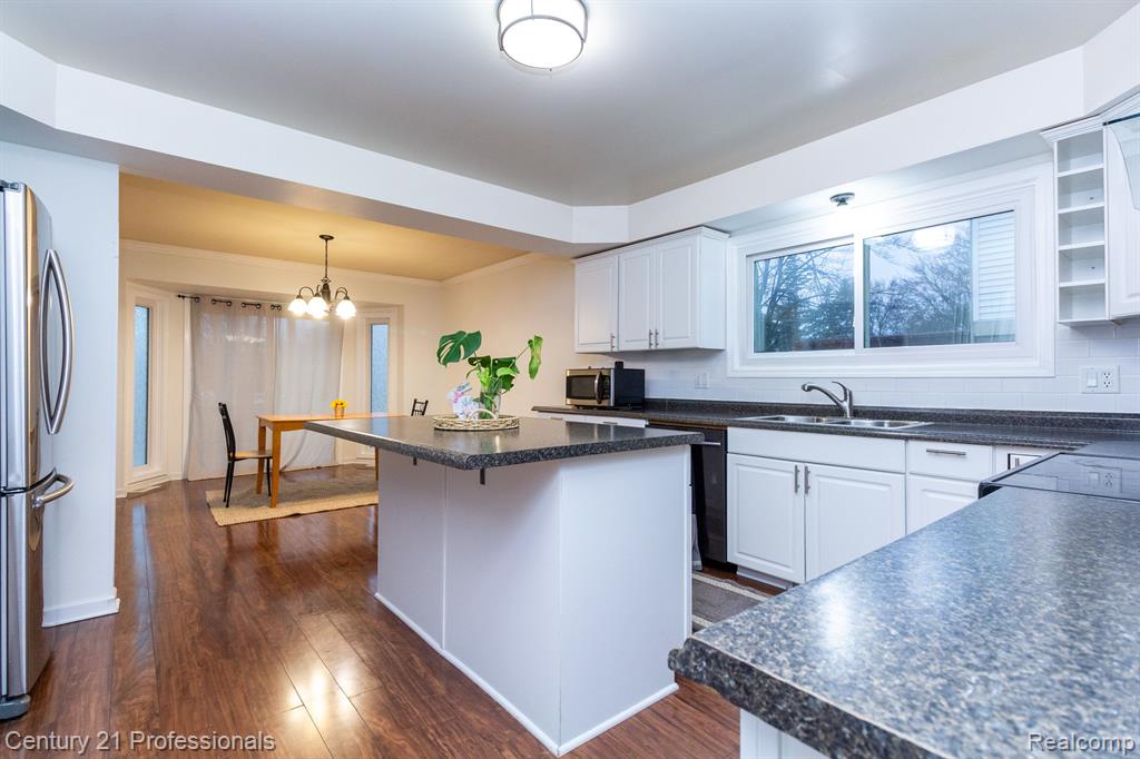 2788 Ranieri Drive Troy, MI 48085 - Photo 12 of 39