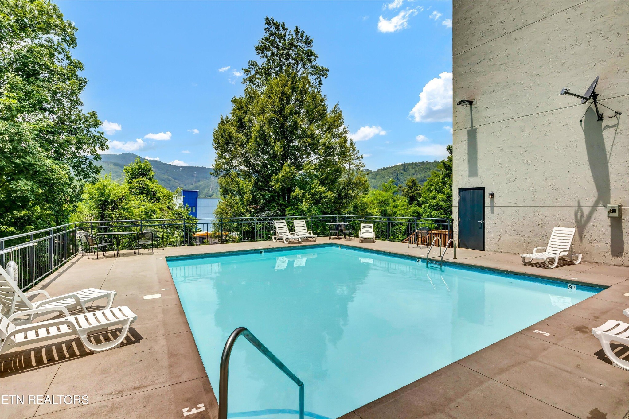 354 East Holly Ridge Road, Unit 605 Gatlinburg, TN 37738 - Photo 2 of 29 Gallery Image 2