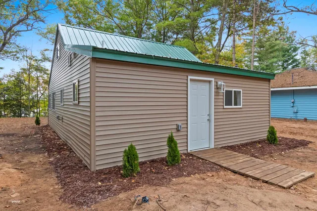 $237,500 | 6188 Dogwood Lane, Oconto, WI 54153