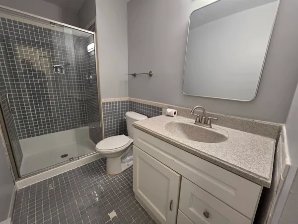 $2,950 | 6033 North Sheridan Road, Unit 10D, Chicago, IL 60660
