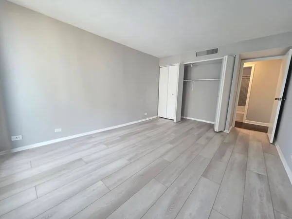 $2,950 | 6033 North Sheridan Road, Unit 10D, Chicago, IL 60660