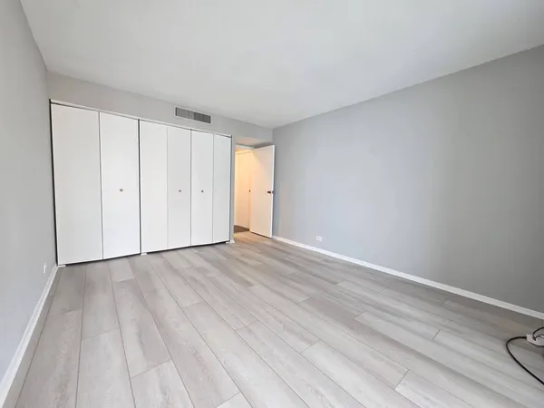 $2,950 | 6033 North Sheridan Road, Unit 10D, Chicago, IL 60660