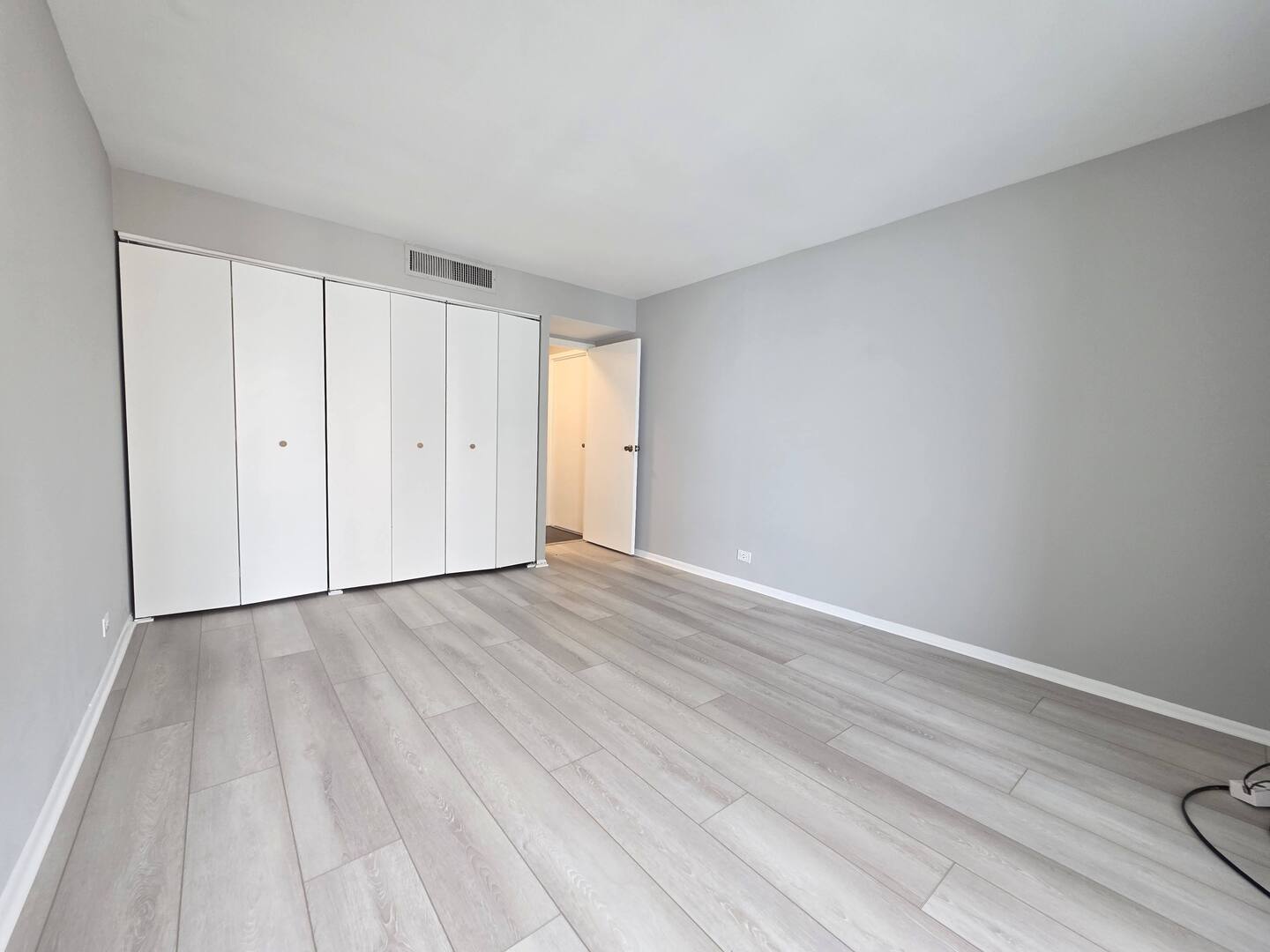 6033 North Sheridan Road, Unit 10D Chicago, IL 60660 - Photo 18 of 30