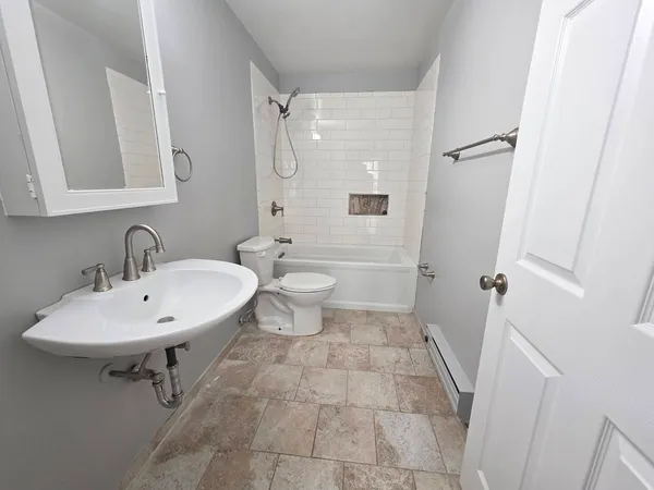 $2,950 | 6033 North Sheridan Road, Unit 10D, Chicago, IL 60660