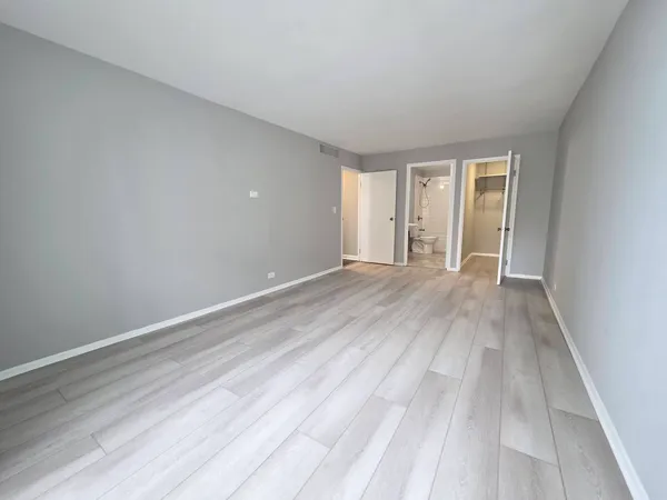 $2,950 | 6033 North Sheridan Road, Unit 10D, Chicago, IL 60660