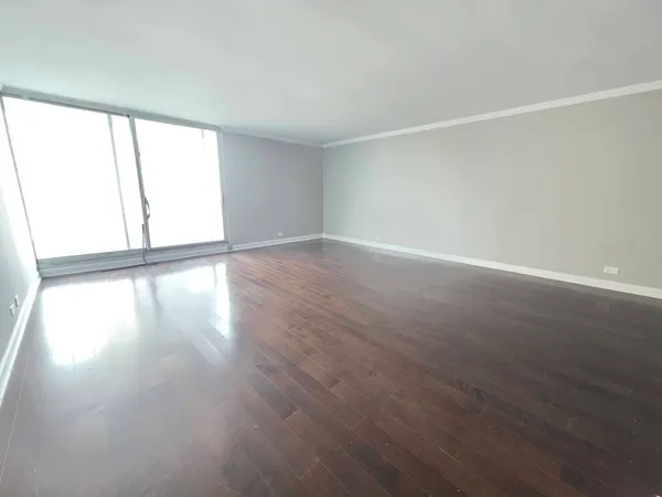 $2,950 | 6033 North Sheridan Road, Unit 10D, Chicago, IL 60660