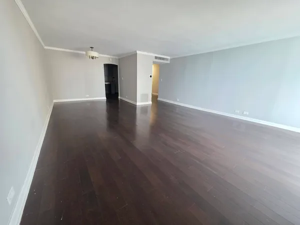 $2,950 | 6033 North Sheridan Road, Unit 10D, Chicago, IL 60660