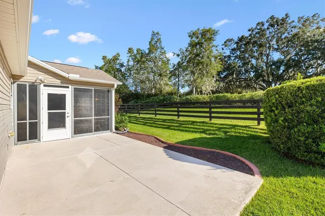 $335,000 | 939 Livingston Loop, The Villages, FL 32162