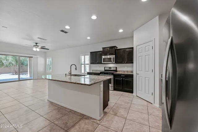 $2,050 | 27358 North 174th Lane, Surprise, AZ 85387