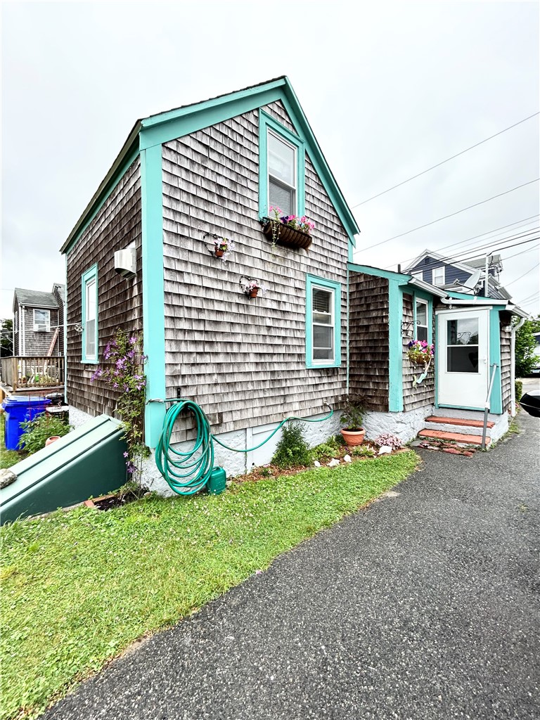 302 State Street Bristol, RI 02809 - Photo 4 of 22