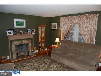 409 Pembroke Road Havertown, PA 19083 - Photo 3 of 8