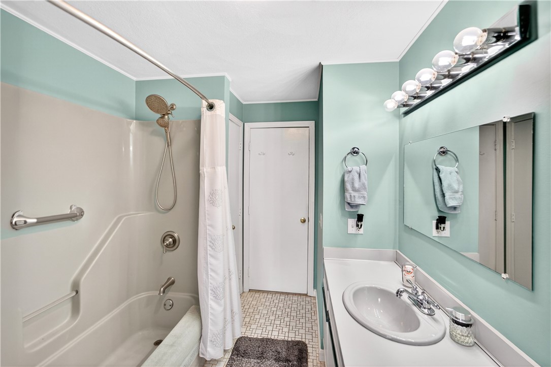222 Killey Avenue, Unit 5 Warwick, RI 02889 - Photo 12 of 20 Pullman Bath