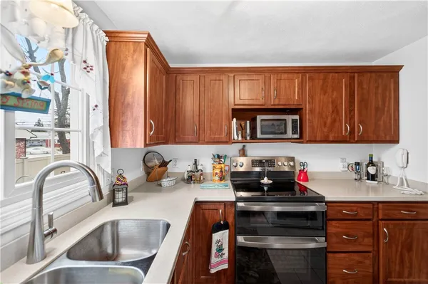 $345,000 | 222 Killey Avenue, Unit 5, Warwick, RI 02889