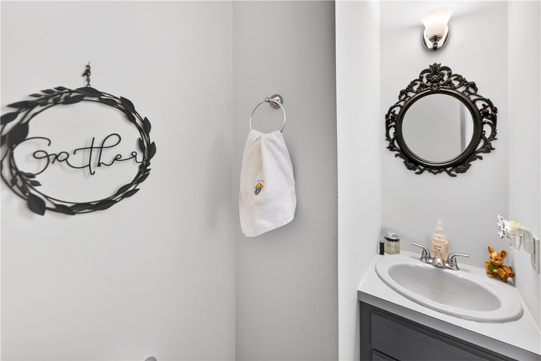 222 Killey Avenue, Unit 5 Warwick, RI 02889 - Photo 8 of 20 1st Floor 1/2 Bathroom