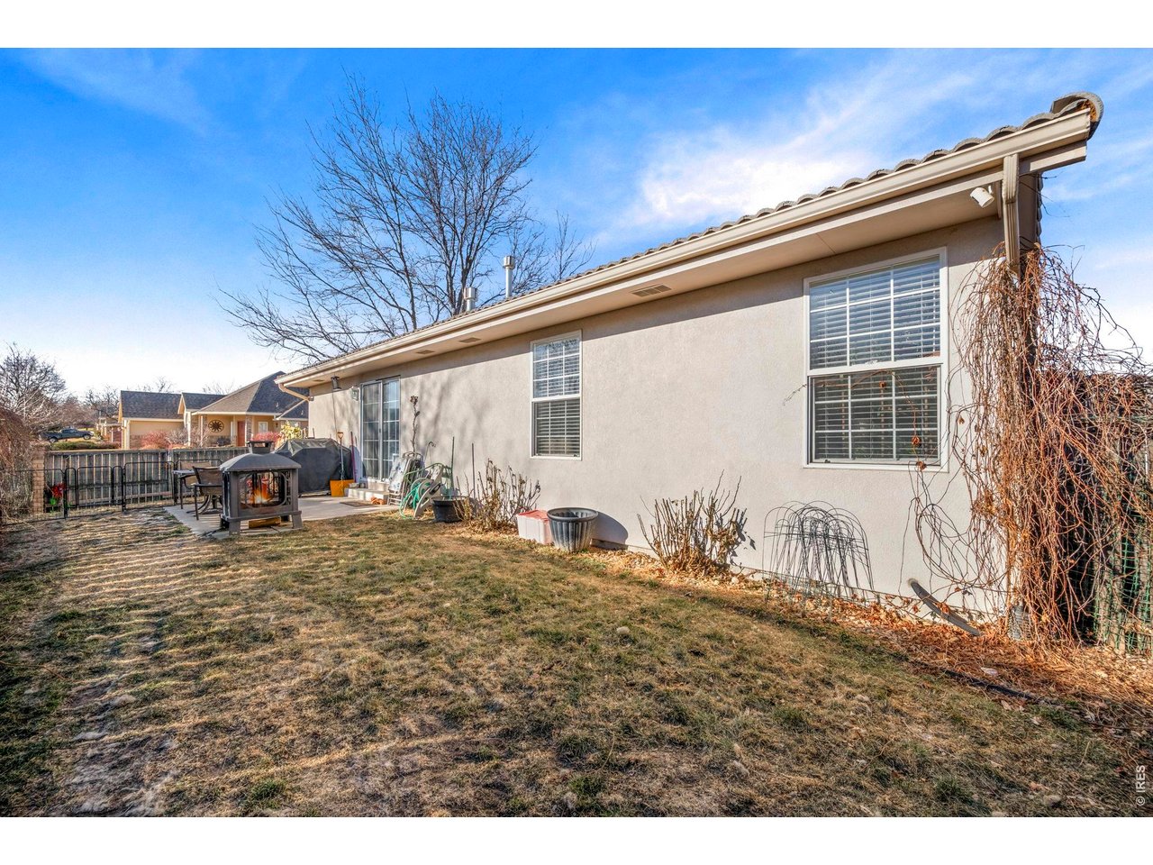 5225 West 11th Street Road Greeley, CO 80634 - Photo 13 of 17 a backyard of a house