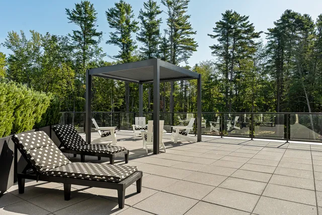 $1,150,000 | 267 Highway 1, Unit 201, Falmouth, ME 04105