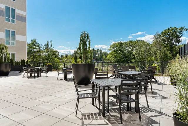 $1,150,000 | 267 Highway 1, Unit 201, Falmouth, ME 04105