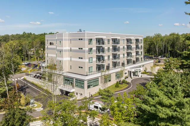 $1,150,000 | 267 Highway 1, Unit 201, Falmouth, ME 04105