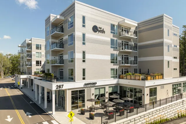 $1,150,000 | 267 Highway 1, Unit 201, Falmouth, ME 04105