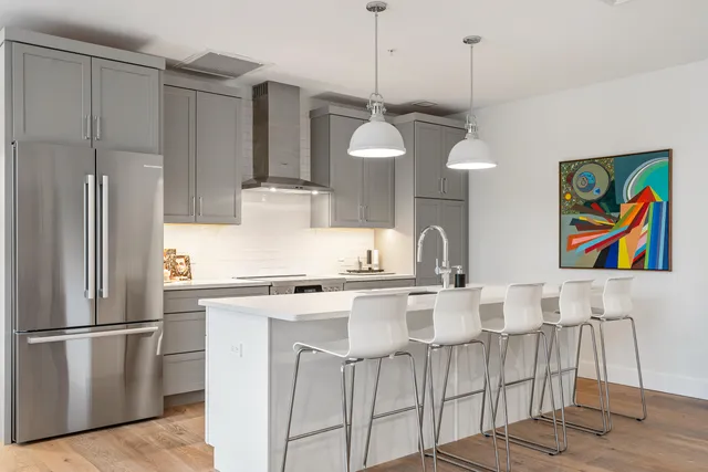 $1,150,000 | 267 Highway 1, Unit 201, Falmouth, ME 04105