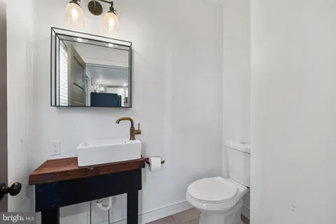 $268,000 | 11 Holcomb Lane, New Castle, DE 19720