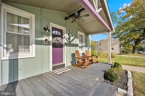 $268,000 | 11 Holcomb Lane, New Castle, DE 19720