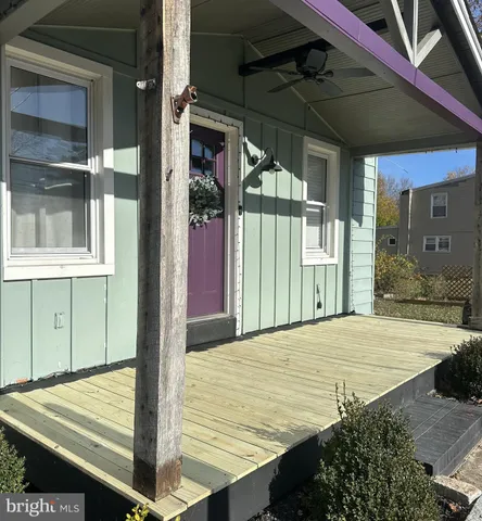 $270,000 | 11 Holcomb Lane, New Castle, DE 19720