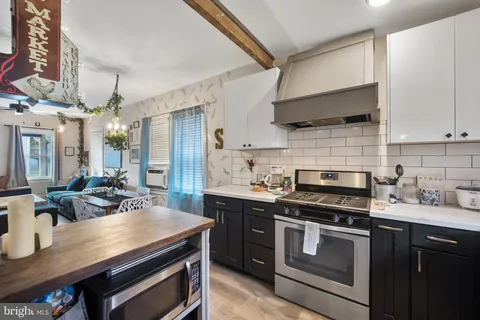 $268,000 | 11 Holcomb Lane, New Castle, DE 19720