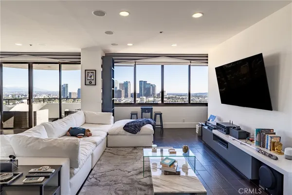 $10,500 | 10560 Wilshire Boulevard, Unit 1706, Los Angeles, CA 90024