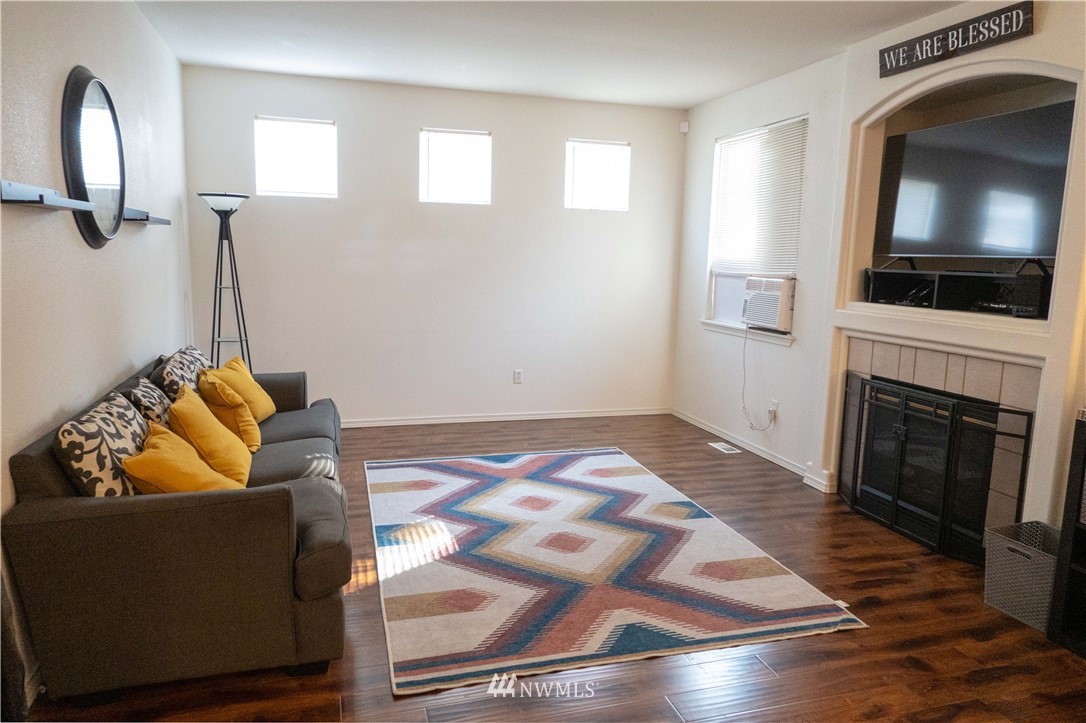 17927 110th Place Southeast Renton, WA 98055 - Photo 5 of 16 Gallery Image 5