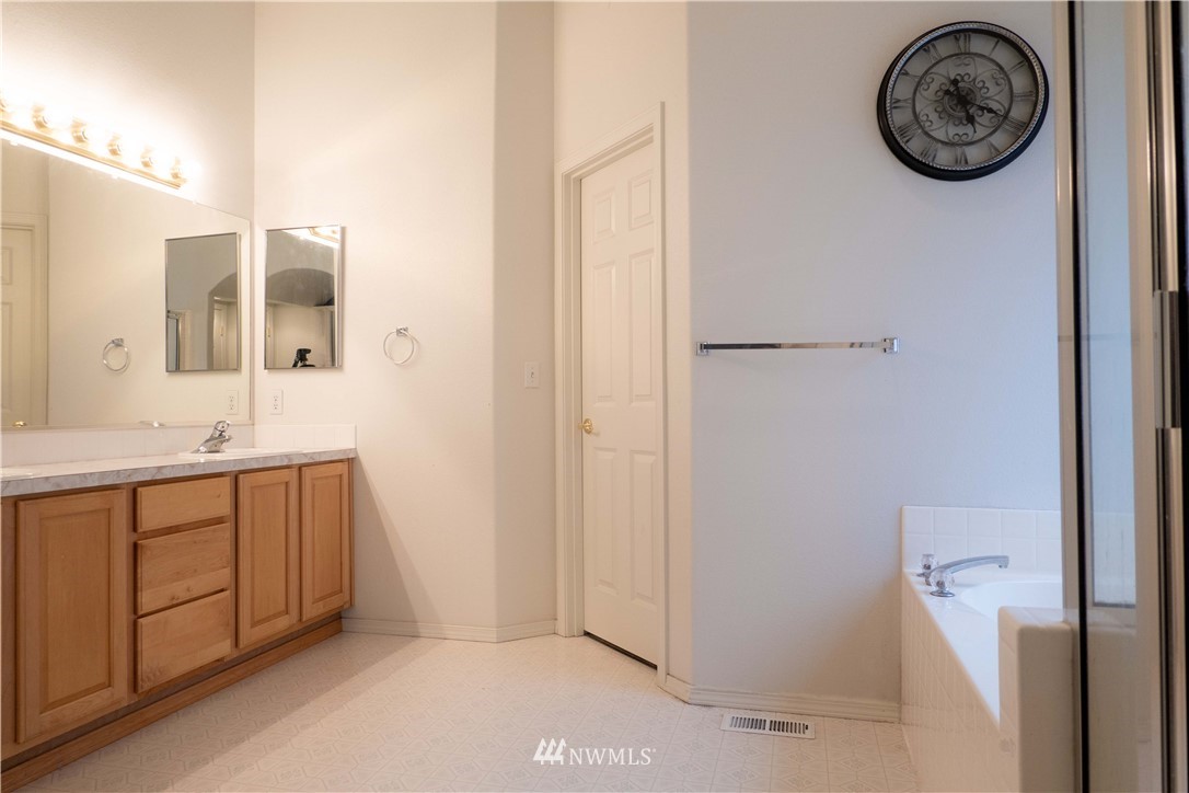 17927 110th Place Southeast Renton, WA 98055 - Photo 10 of 16 Gallery Image 10
