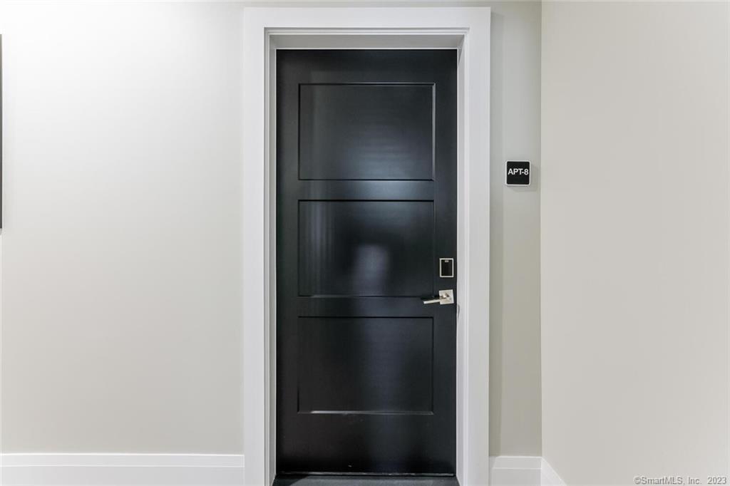 1990 Bronson Road, Unit 8 Fairfield, CT 06824 - Photo 26 of 28 a close view of bathroom