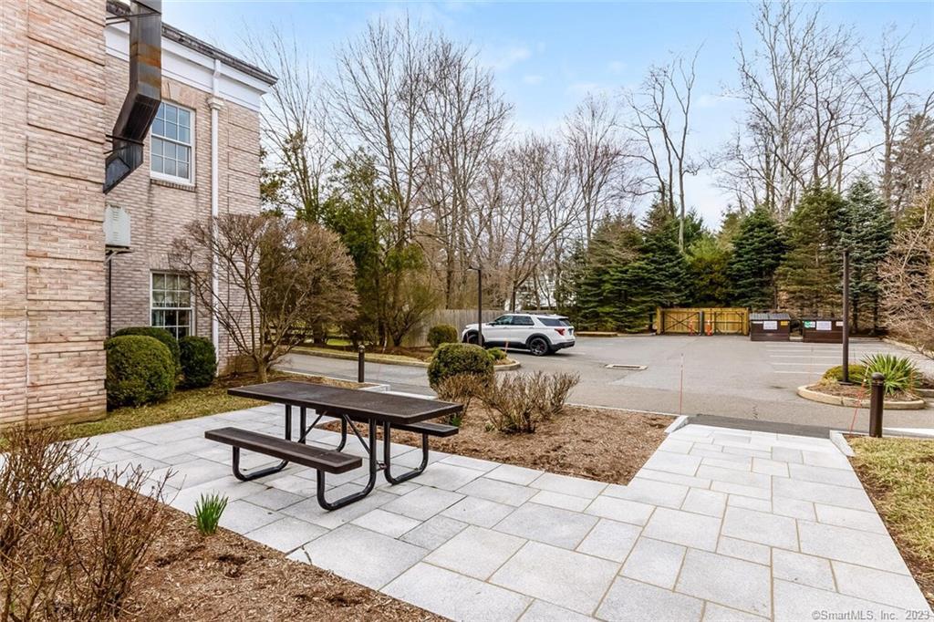 1990 Bronson Road, Unit 8 Fairfield, CT 06824 - Photo 27 of 28