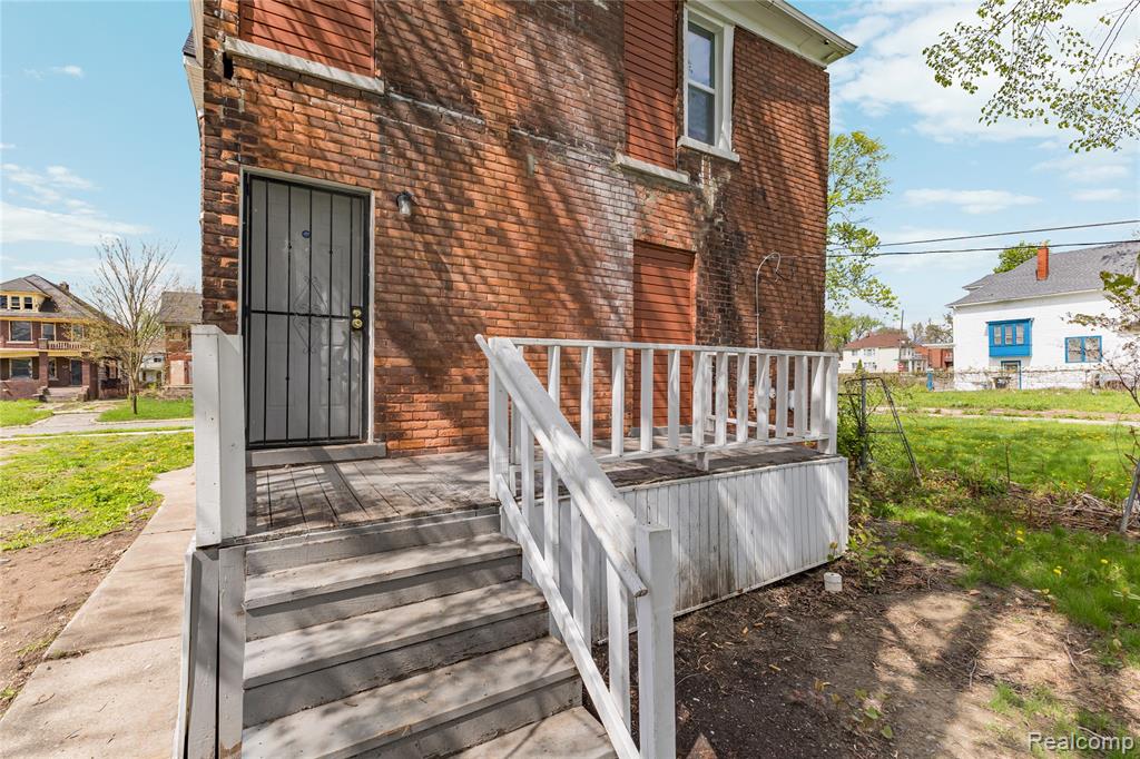3010 Montclair Street Detroit, MI 48214 - Photo 7 of 61
