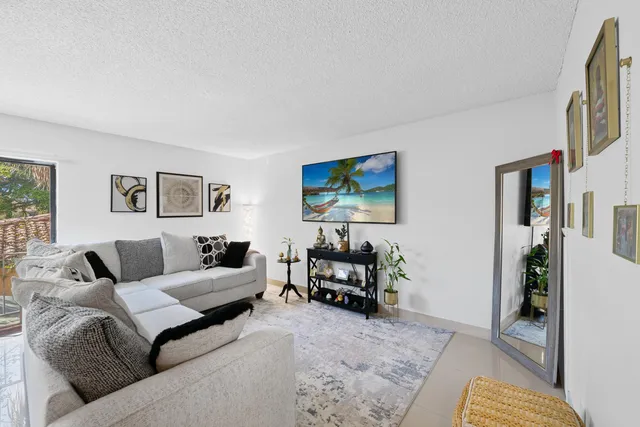 $205,000 | 3750 Northwest 115th Way, Unit 91, Coral Springs, FL 33065