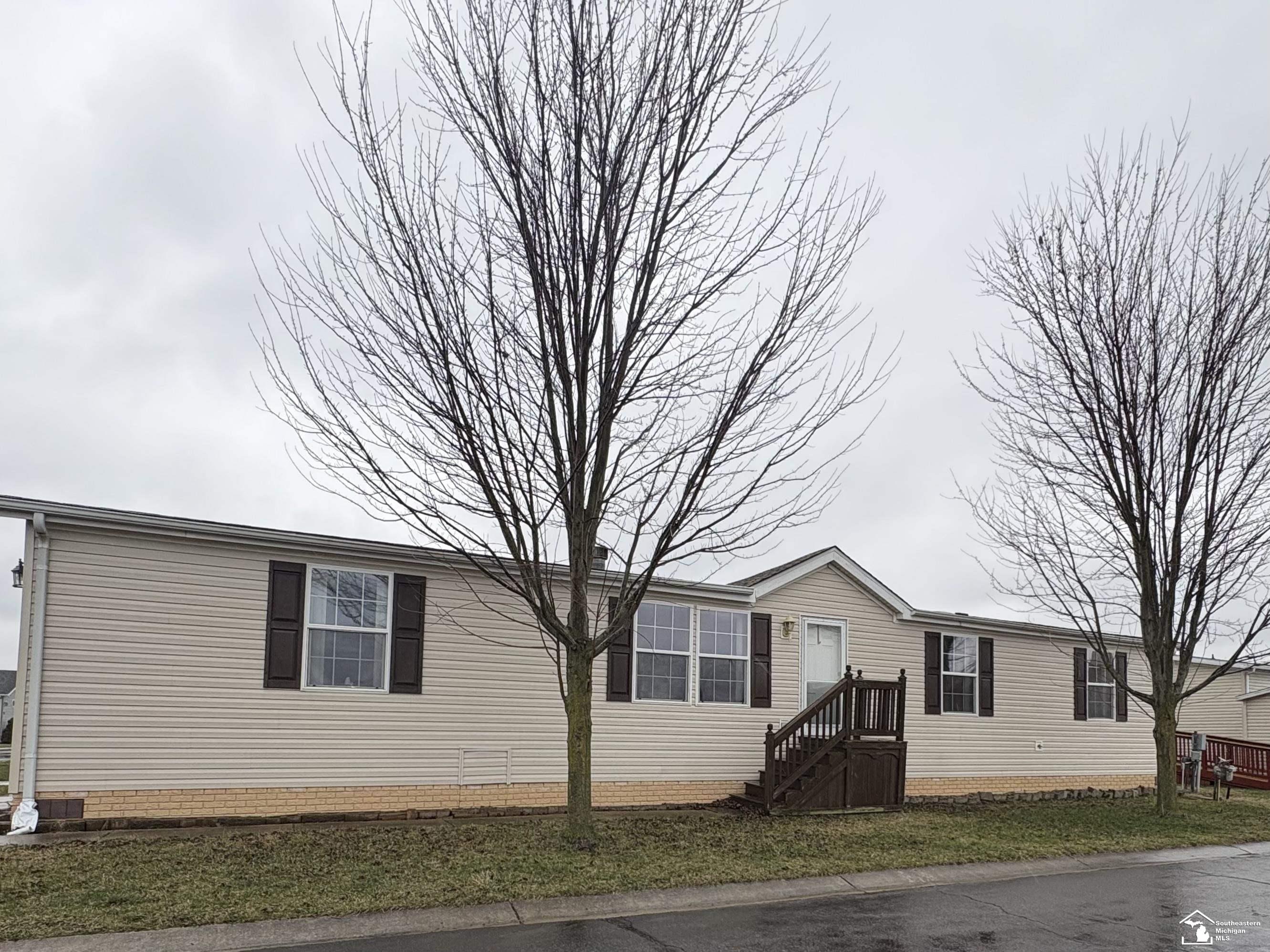 13565 Pear Street Carleton, MI 48117 - Photo 1 of 18