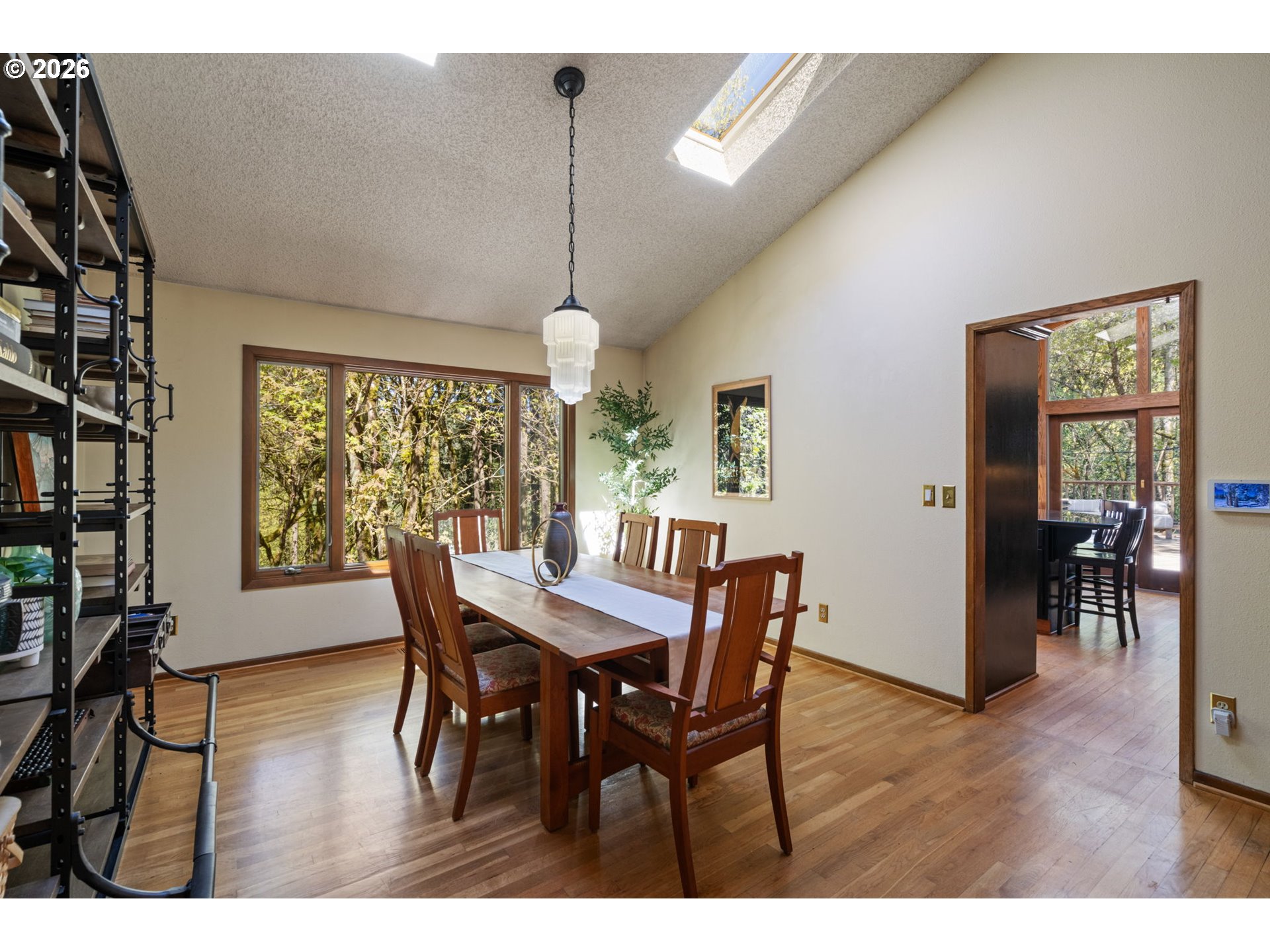 2637 Southwest Patton Court Portland, OR 97201 - Photo 8 of 34