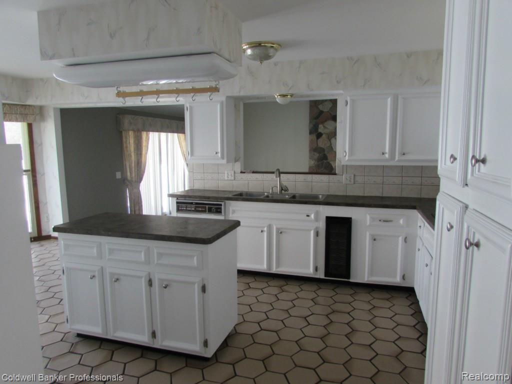 2579 Tower Hill Lane Rochester Hills, MI 48306 - Photo 14 of 27