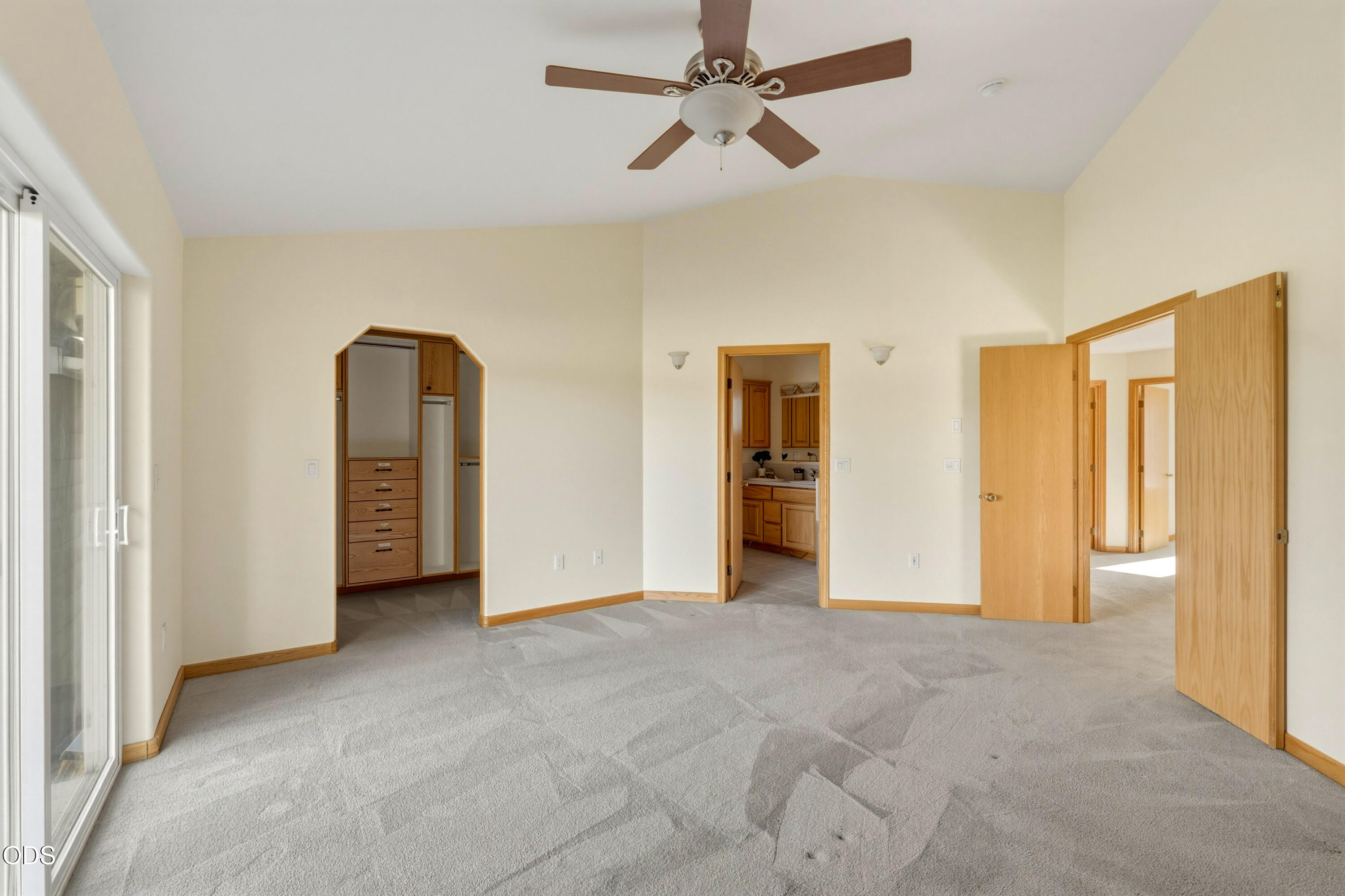1128 Southwest Rimrock Way Redmond, OR 97756 - Photo 16 of 46