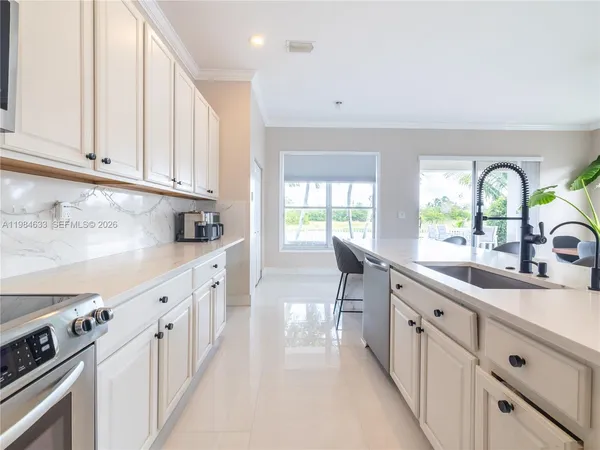 $5,500 | 903 Northwest 167th Avenue, Pembroke Pines, FL 33028