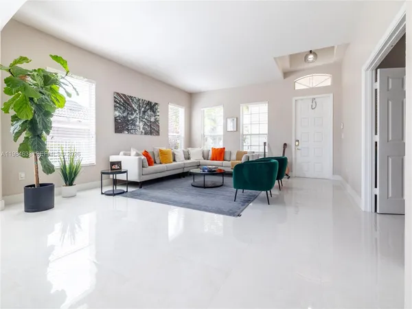 $5,500 | 903 Northwest 167th Avenue, Pembroke Pines, FL 33028