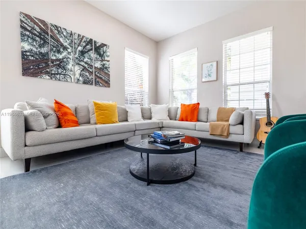 $5,500 | 903 Northwest 167th Avenue, Pembroke Pines, FL 33028