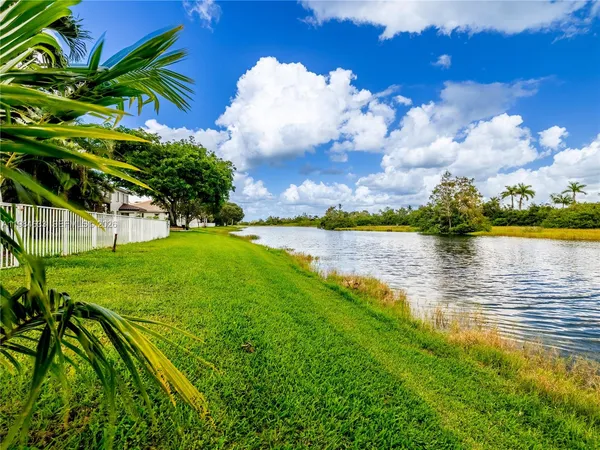 $5,500 | 903 Northwest 167th Avenue, Pembroke Pines, FL 33028