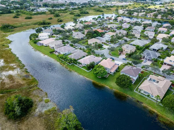 $5,500 | 903 Northwest 167th Avenue, Pembroke Pines, FL 33028