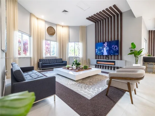 $5,500 | 903 Northwest 167th Avenue, Pembroke Pines, FL 33028